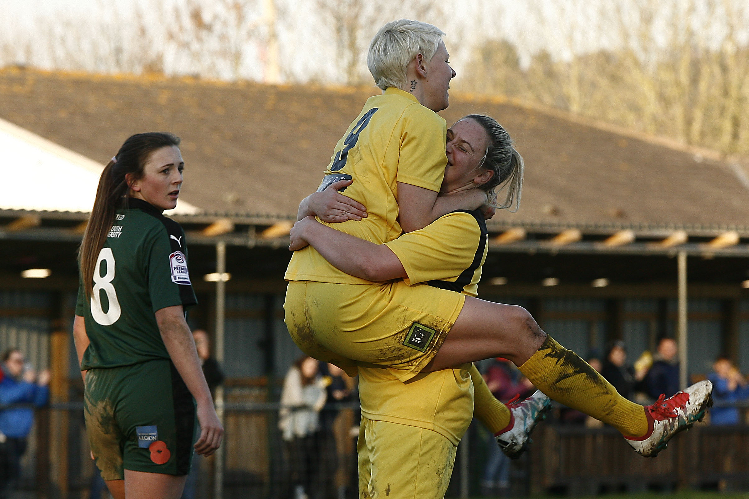 hayley chamberlain buckland lfc